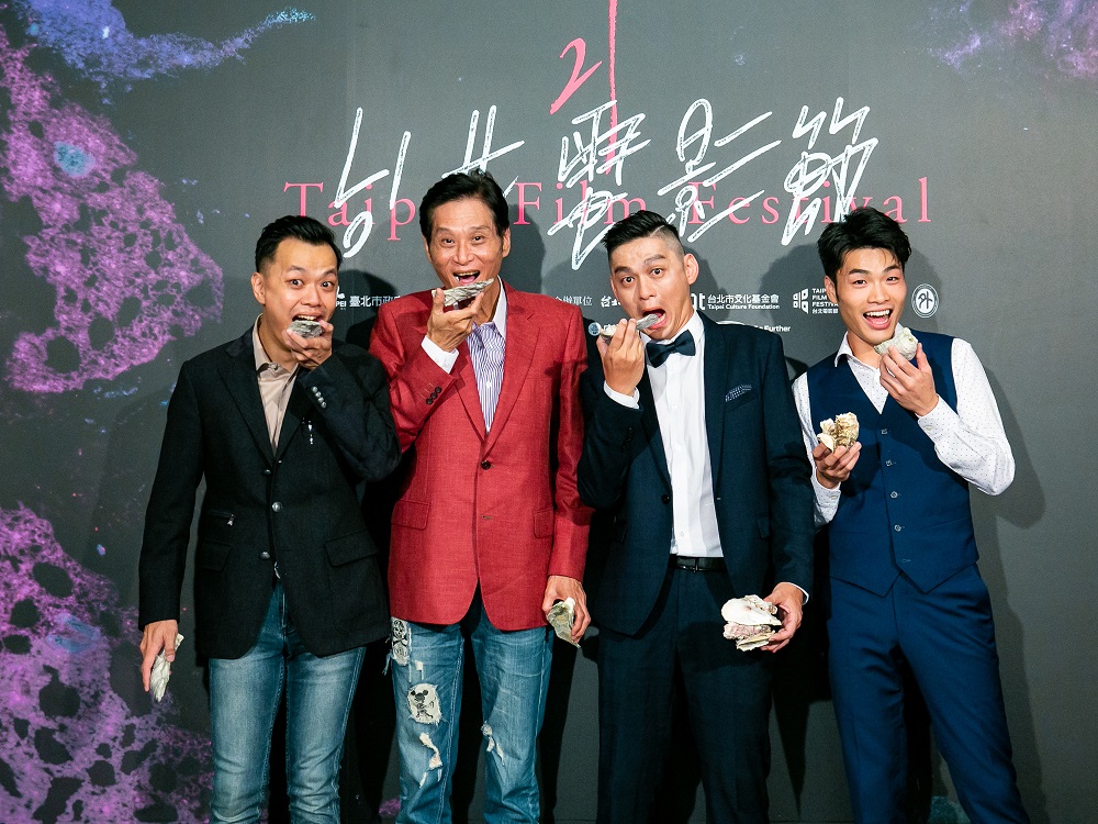 新銳導演林龍吟首部劇情長片《蚵豐村》台灣首映 喜翔詮釋台灣典型父親形象 頂六度低溫海中拍戲稱從影最辛苦演出