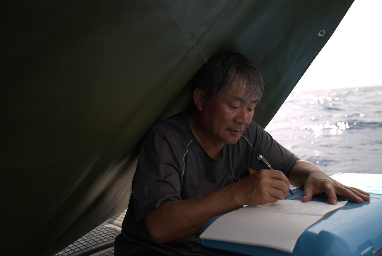 男人與他的海劇照