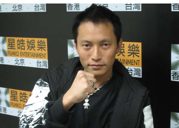 《鈕扣人》導演錢人豪的黑色電影與傳奇人生